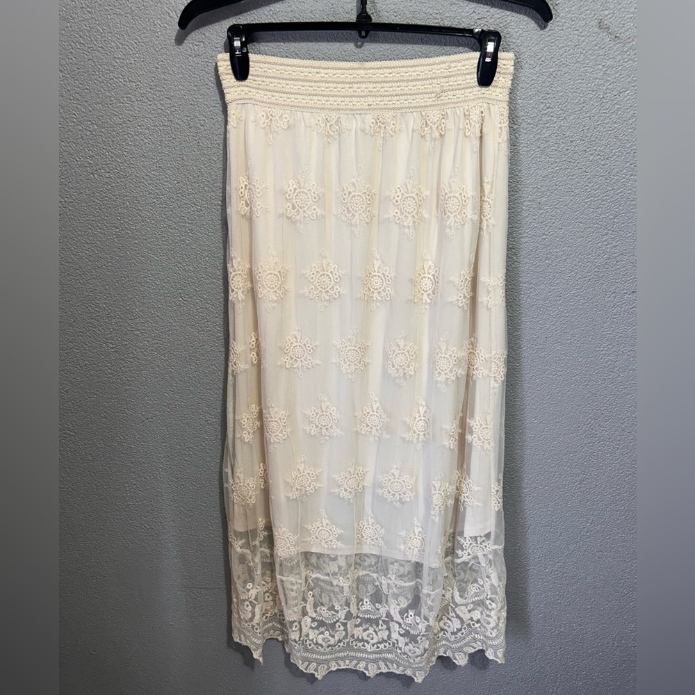 Beautiful Boho lace overlay skirt size medium - Picture 3 of 5